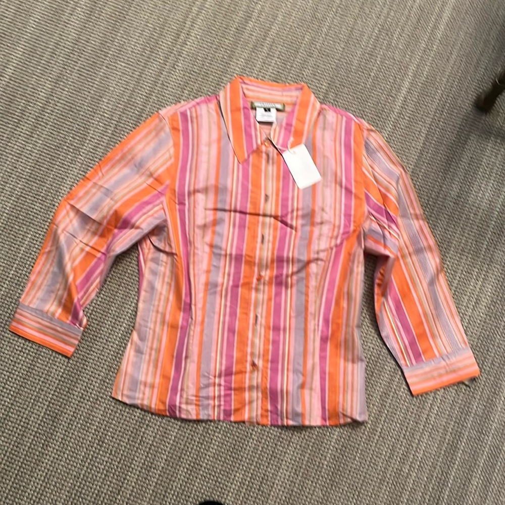 New with tags Thalian women’s button down shirt. Size 8.